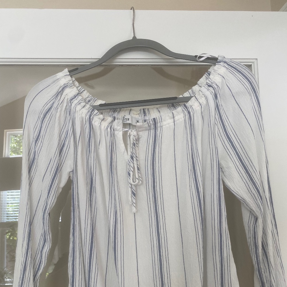 Hollister Linen-Blend Long Sleeve Top – Size Medium